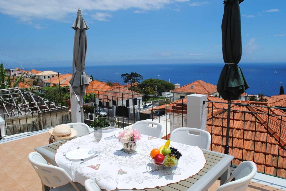Vila Rosa - Renovated House Overlooking The Sea Hotell Funchal  Exteriör bild